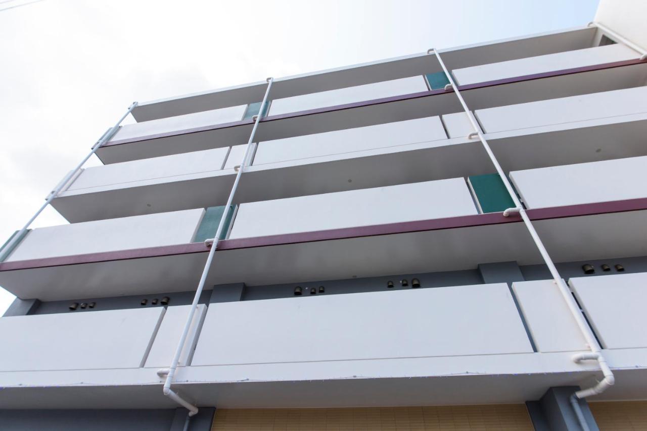 Mr. Kinjo In Matabee Aparthotel Okinawa Exterior foto